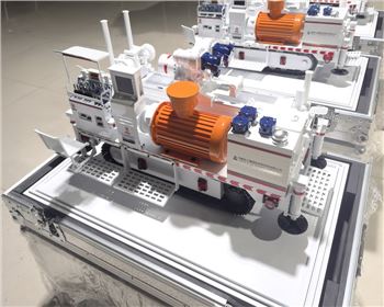 西安1:8煤礦鉆機(jī)車模型